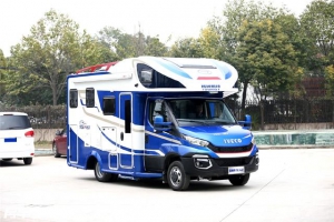 同样是双拓展房车，贵有贵的道理