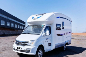 上汽大通房车 进口上装C型房车