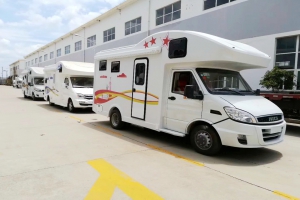 依维柯宝迪C型房车