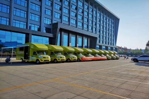 10台地暖展示车整装待发