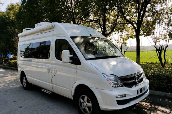 大通B型房车可睡6人 现优惠促销 车友福利!