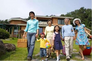 Get一款适合一家老小出行的C型房车