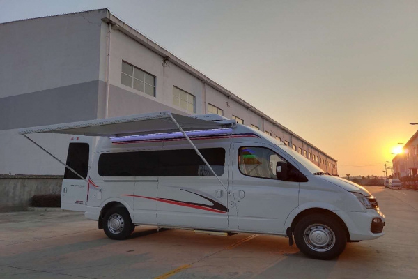 行走的歌儿开启房车旅行梦