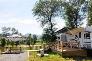 车子外面是，车子里面是自家