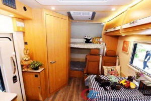 你不知道的秘密，C型房车驾驶室顶部另有乾坤