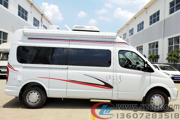 羡煞旁人！退休老夫妻的房车生活