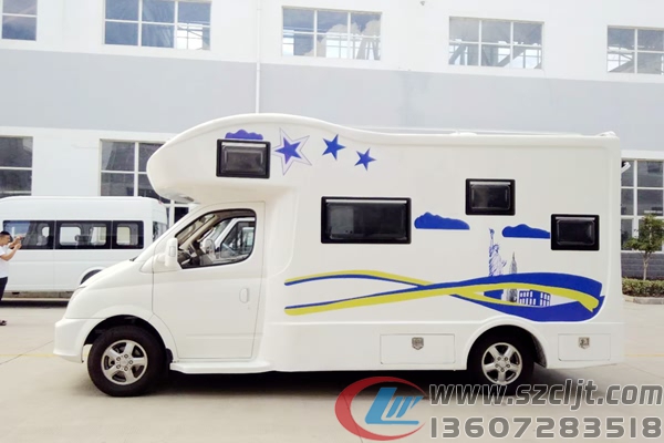 孝顺小伙子爆改房车，带着乡下父母游遍半个中国